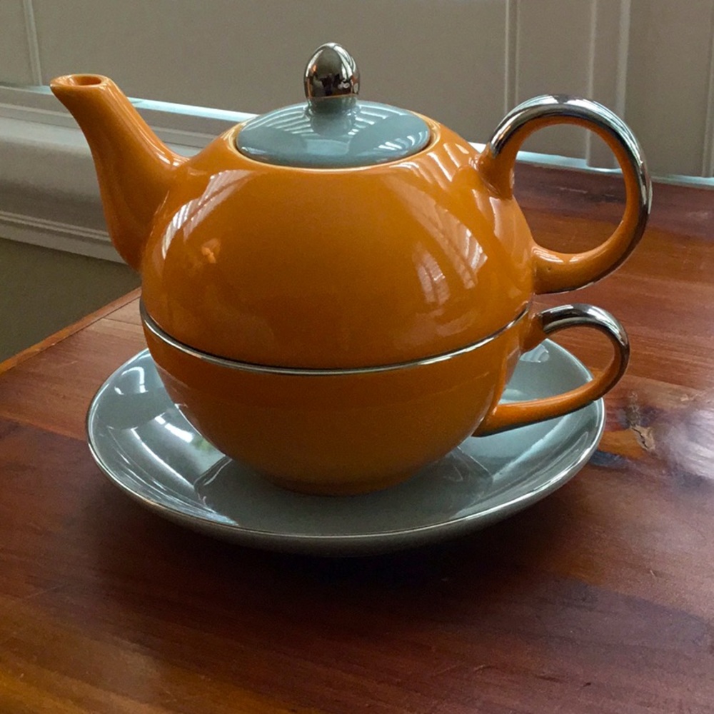 Cute tea pot, cup and saucer NEW in box